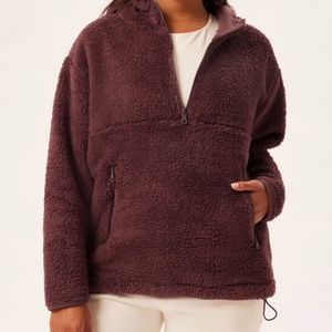 NWOT GF Collective Fleece pullover in Raisin!